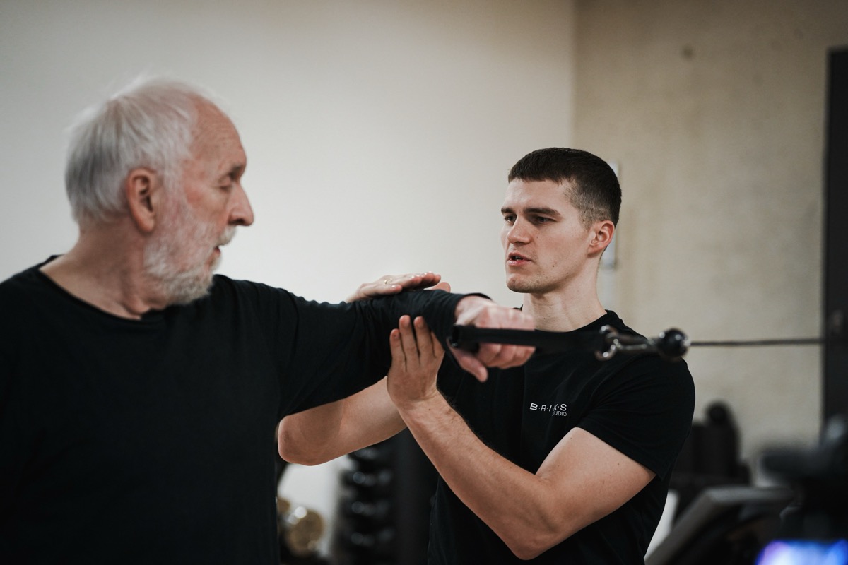 BRIKS Studio – Sportphysiotherapie Schulterarbeit